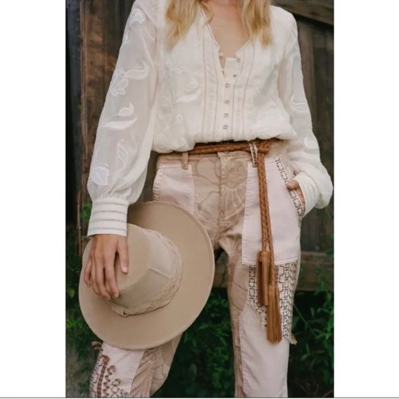 Pilcro by Anthropologie The Camp Wanderer Patchwork Embroidered Cargo Pant Sz 26 - Picture 2 of 13